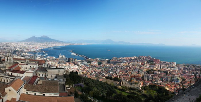 панорама Неаполя