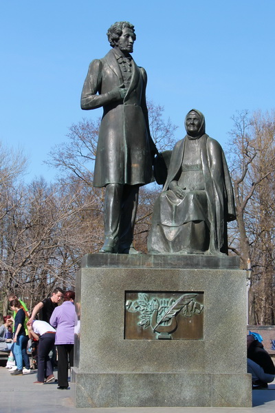памятник Пушкину в Пскове